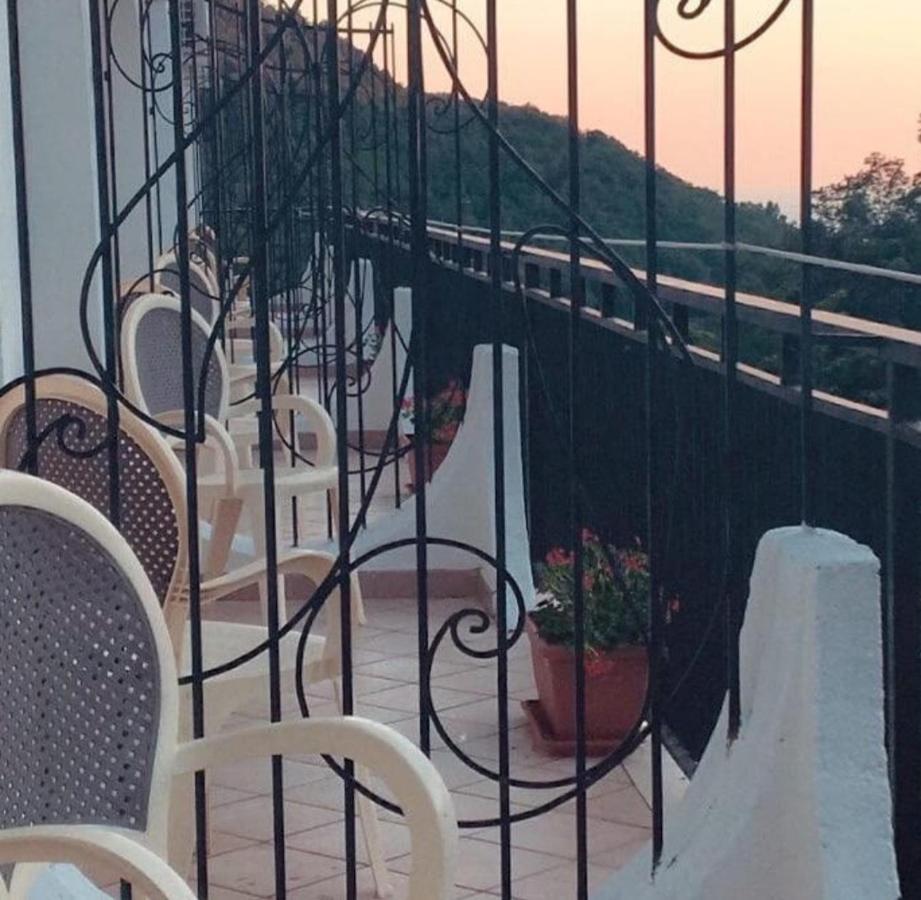 Hotel Parco Delle Rose アックアッペーザ エクステリア 写真